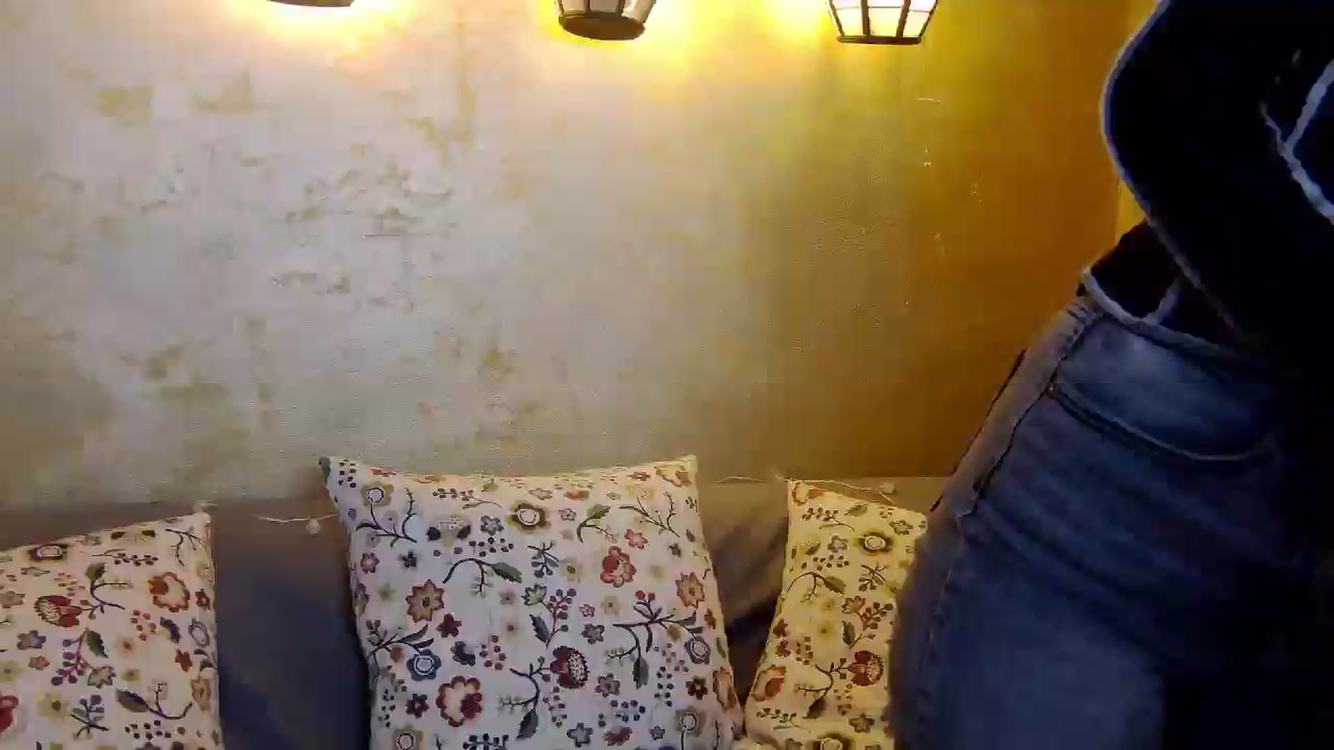 Gallery image thumbnail from Radiance's myfreecams stream on, 12/30/2024, 15:43 image 1 of 20
