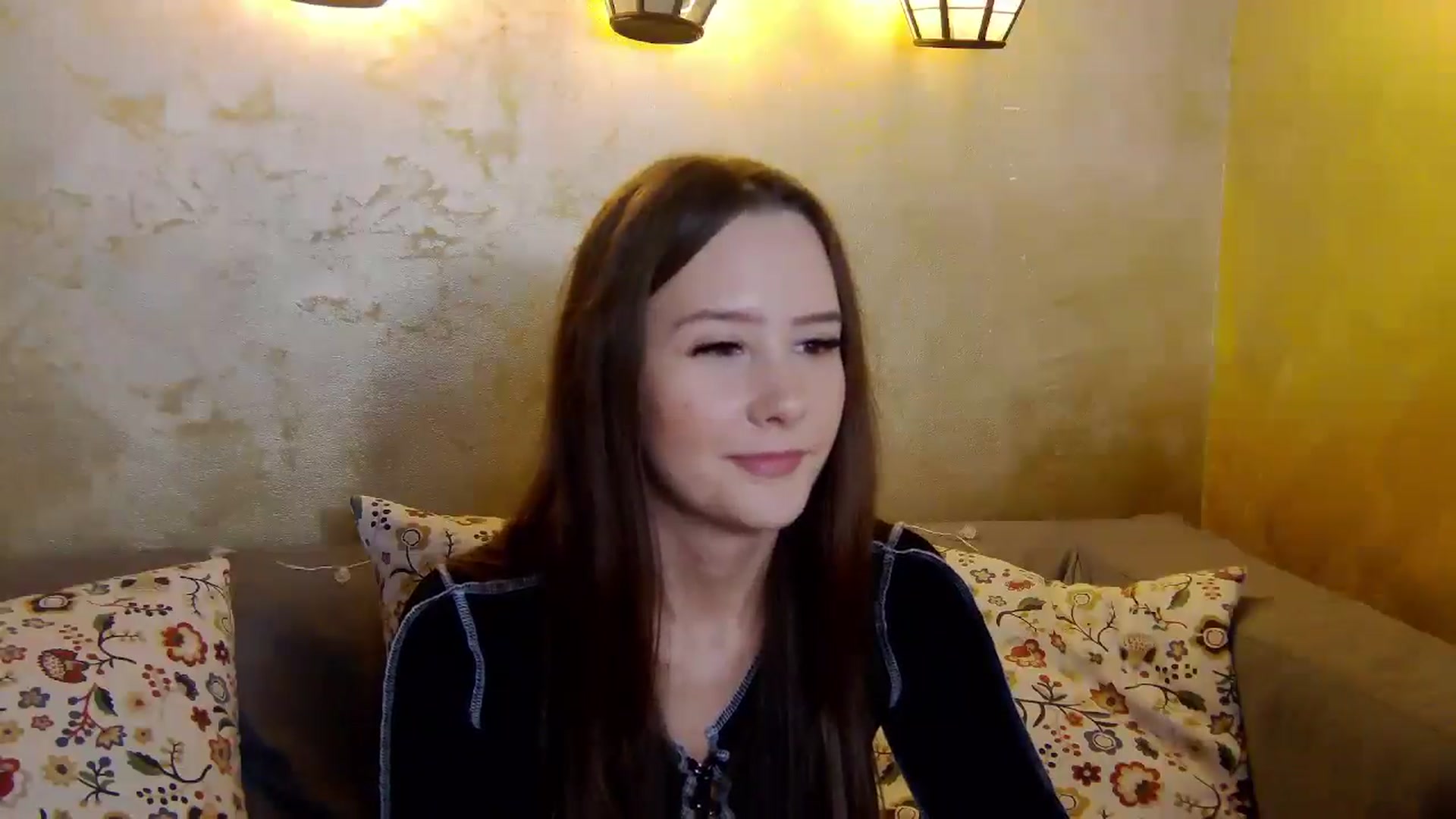 Gallery image thumbnail from Radiance's myfreecams stream on, 12/30/2024, 15:43 image 4 of 20