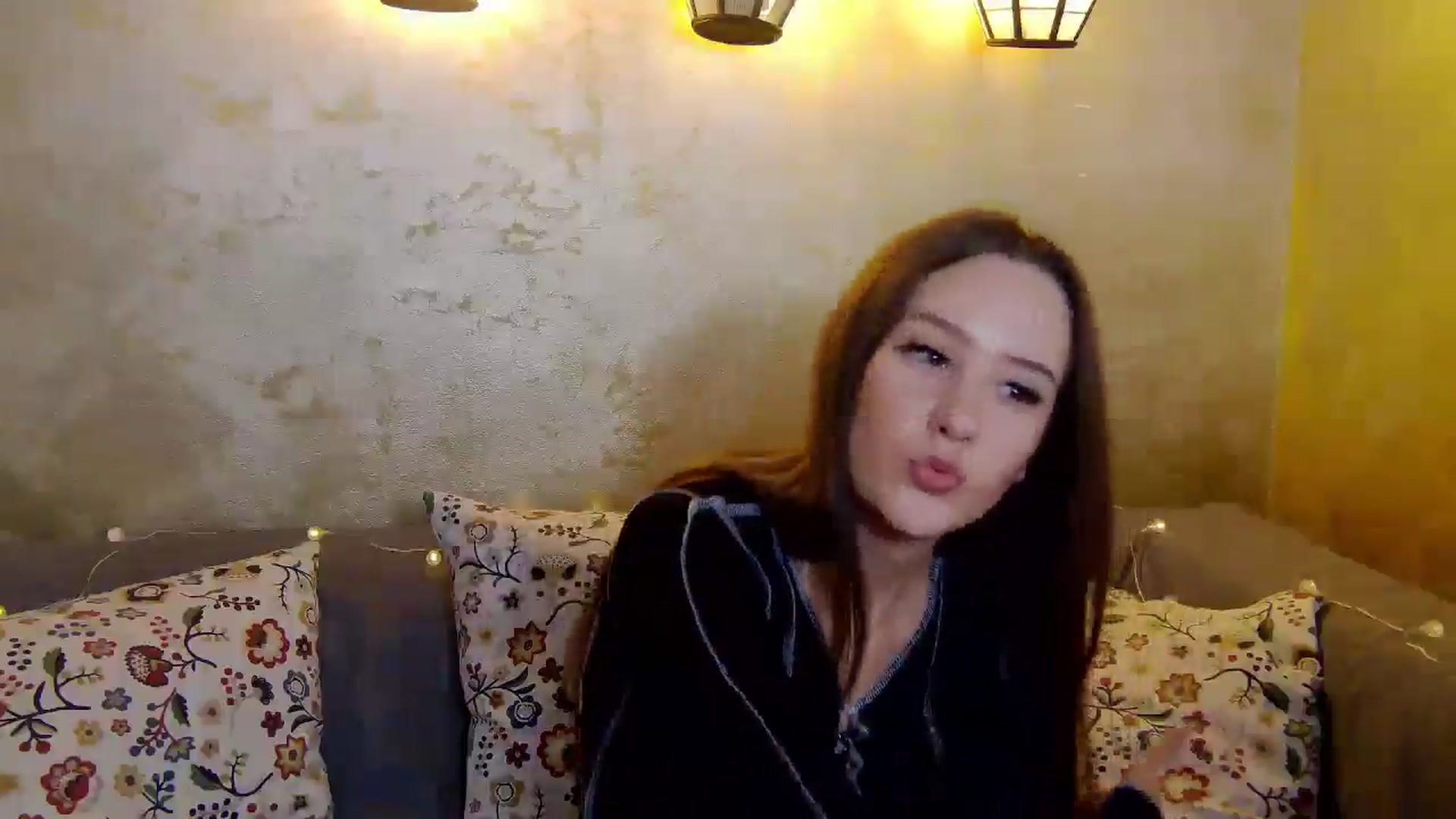 Gallery image thumbnail from Radiance's myfreecams stream on, 12/30/2024, 15:43 image 19 of 20