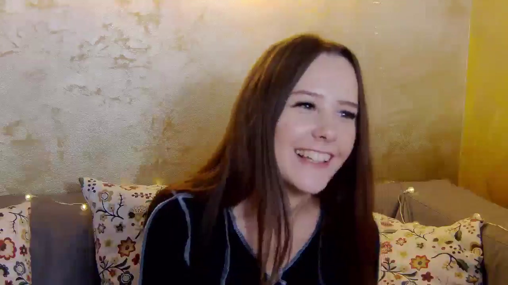 Gallery image thumbnail from Radiance's myfreecams stream on, 12/30/2024, 15:43 image 15 of 20