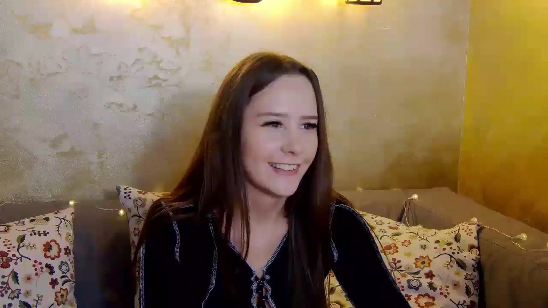 Gallery image thumbnail from Radiance's myfreecams stream on, 12/30/2024, 15:43 image 10 of 20