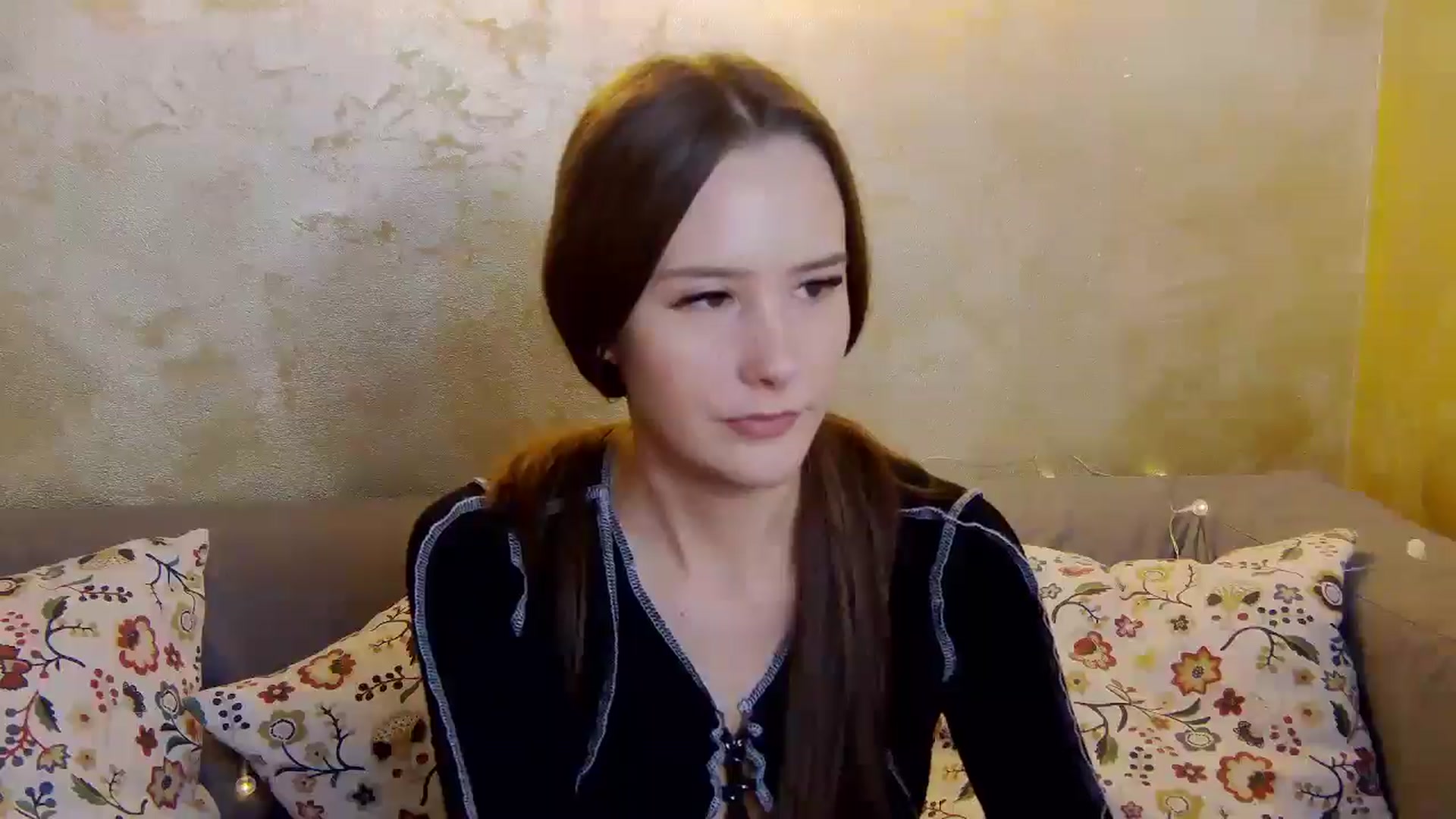 Gallery image thumbnail from Radiance's myfreecams stream on, 12/30/2024, 18:16 image 13 of 20
