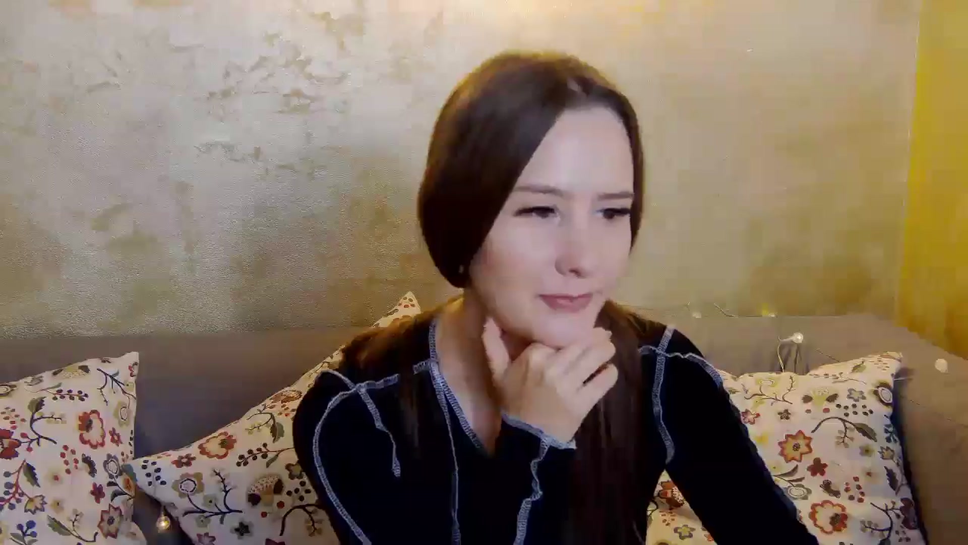 Gallery image thumbnail from Radiance's myfreecams stream on, 12/30/2024, 18:16 image 15 of 20