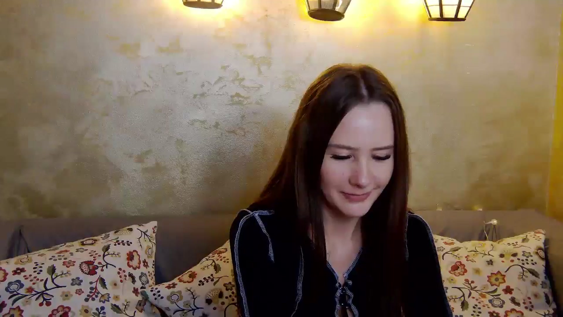Gallery image thumbnail from Radiance's myfreecams stream on, 12/30/2024, 21:41 image 13 of 20