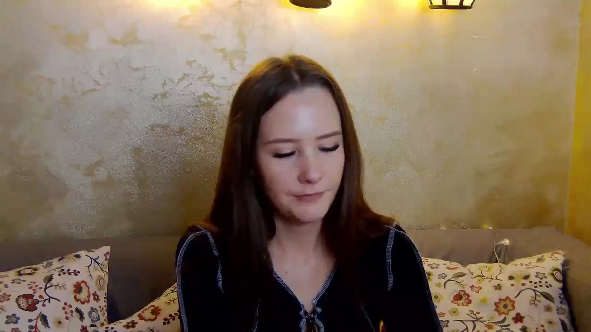 Gallery image thumbnail from Radiance's myfreecams stream on, 12/30/2024, 21:41 image 7 of 20