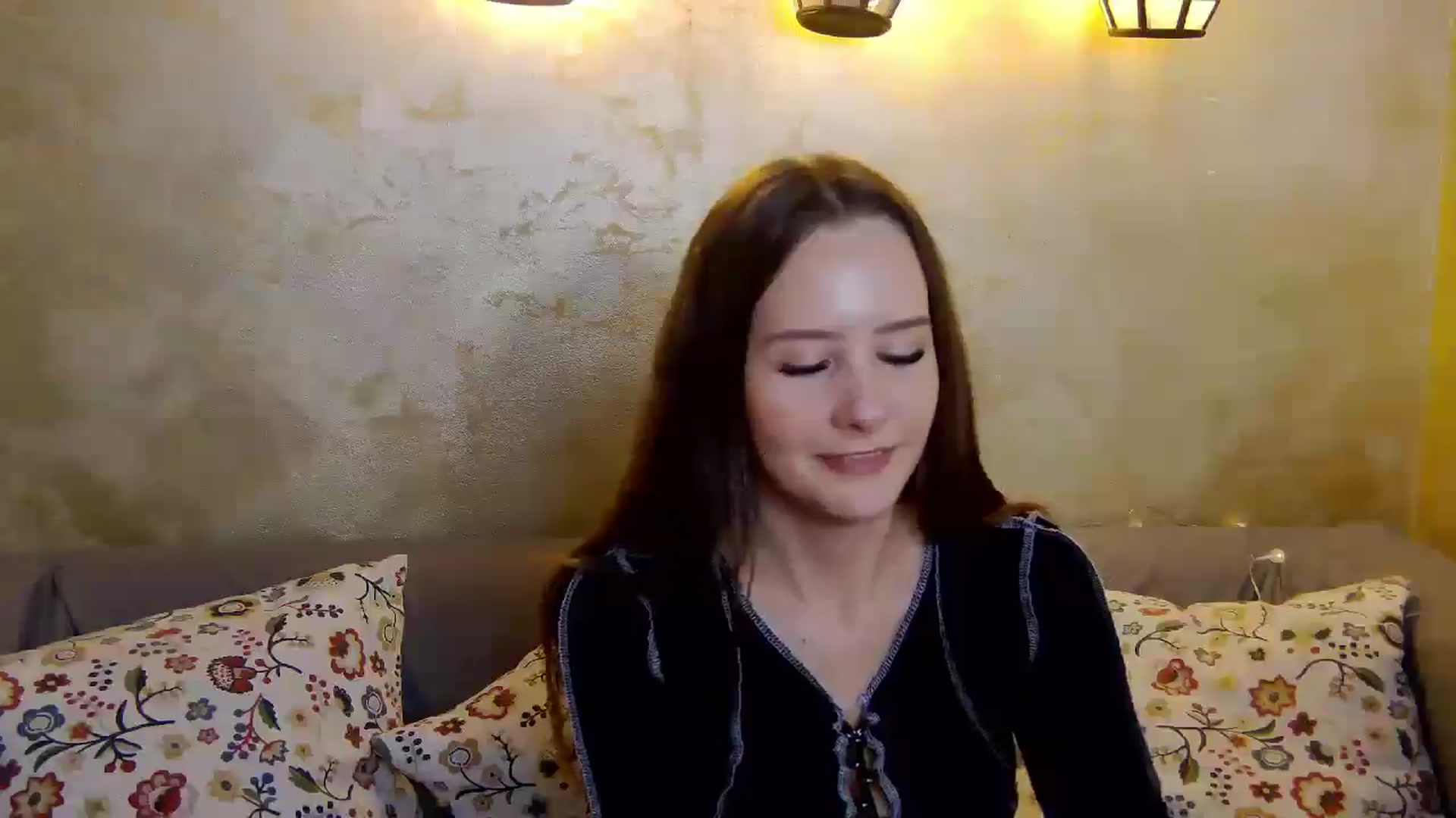Gallery image thumbnail from Radiance's myfreecams stream on, 12/30/2024, 21:41 image 12 of 20
