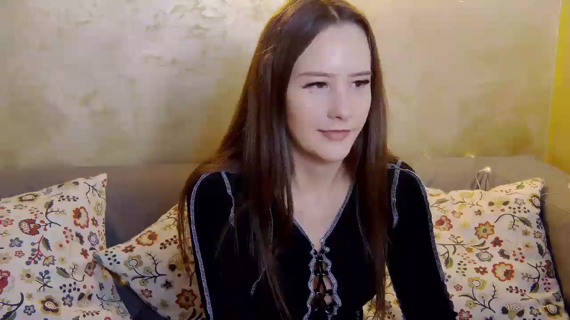 Gallery image thumbnail from Radiance's myfreecams stream on, 12/30/2024, 21:41 image 6 of 20