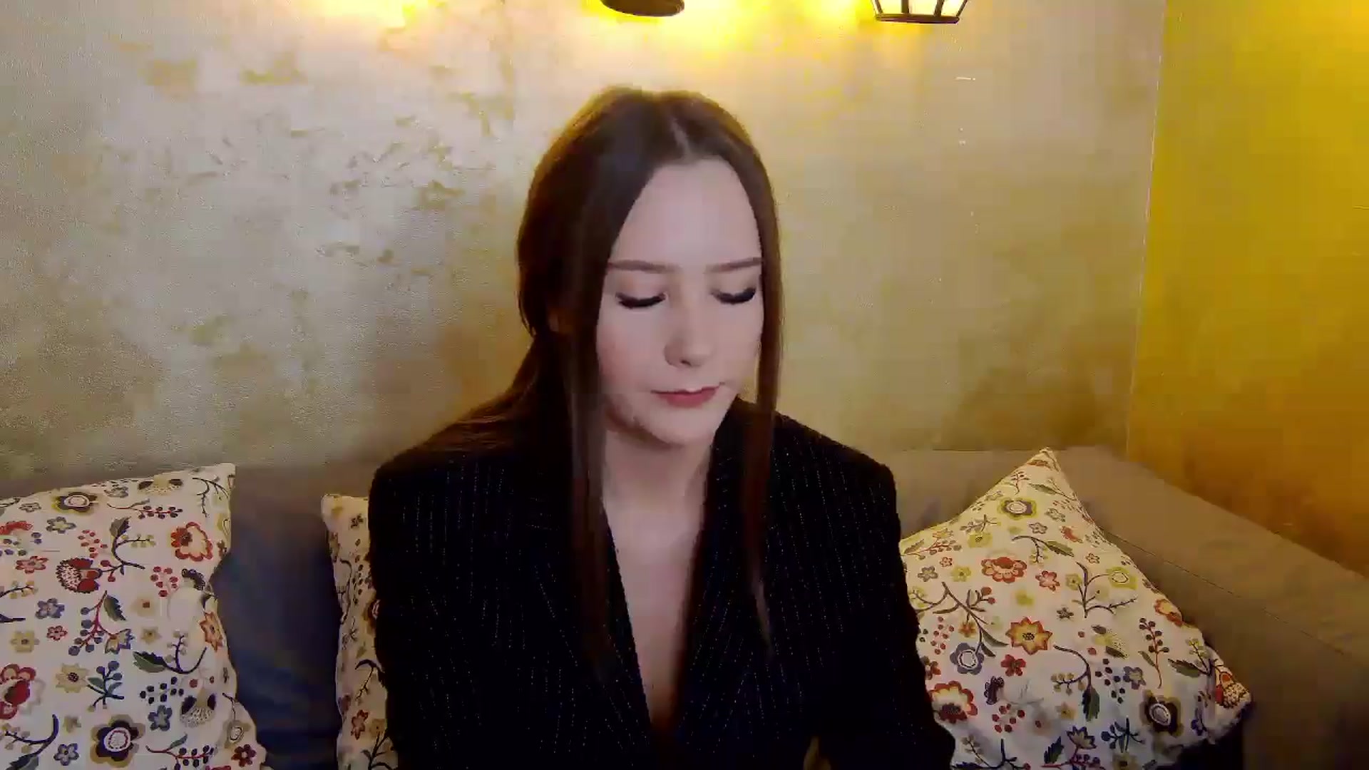 Gallery image thumbnail from Radiance's myfreecams stream on, 01/05/2025, 14:09 image 11 of 20