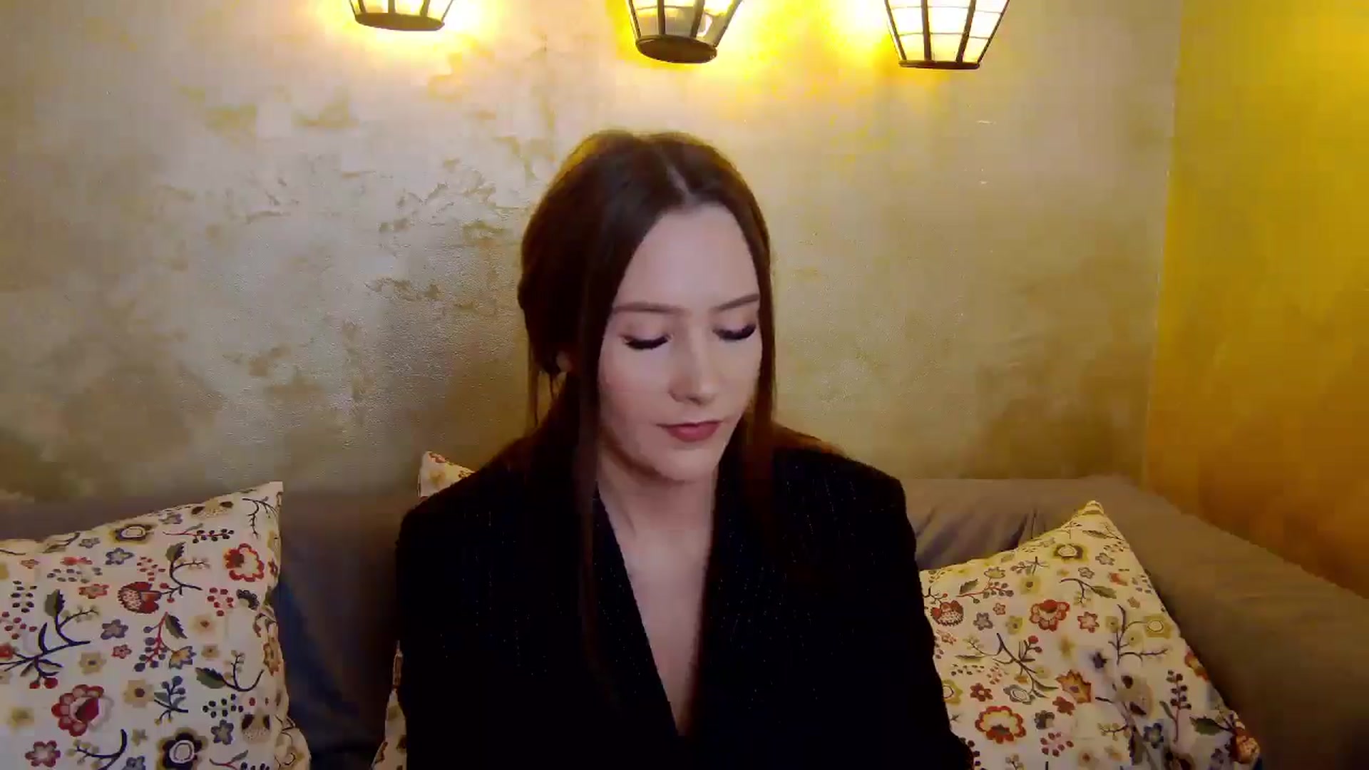 Gallery image thumbnail from Radiance's myfreecams stream on, 01/05/2025, 15:41 image 2 of 20