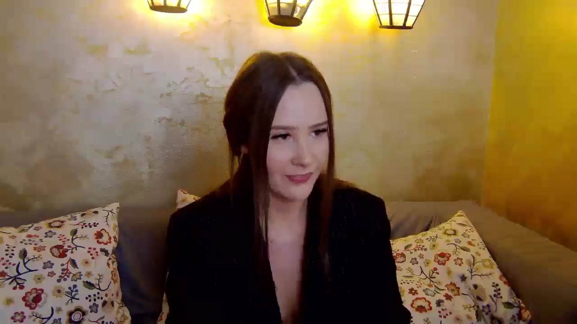 Gallery image thumbnail from Radiance's myfreecams stream on, 01/05/2025, 15:41 image 4 of 20