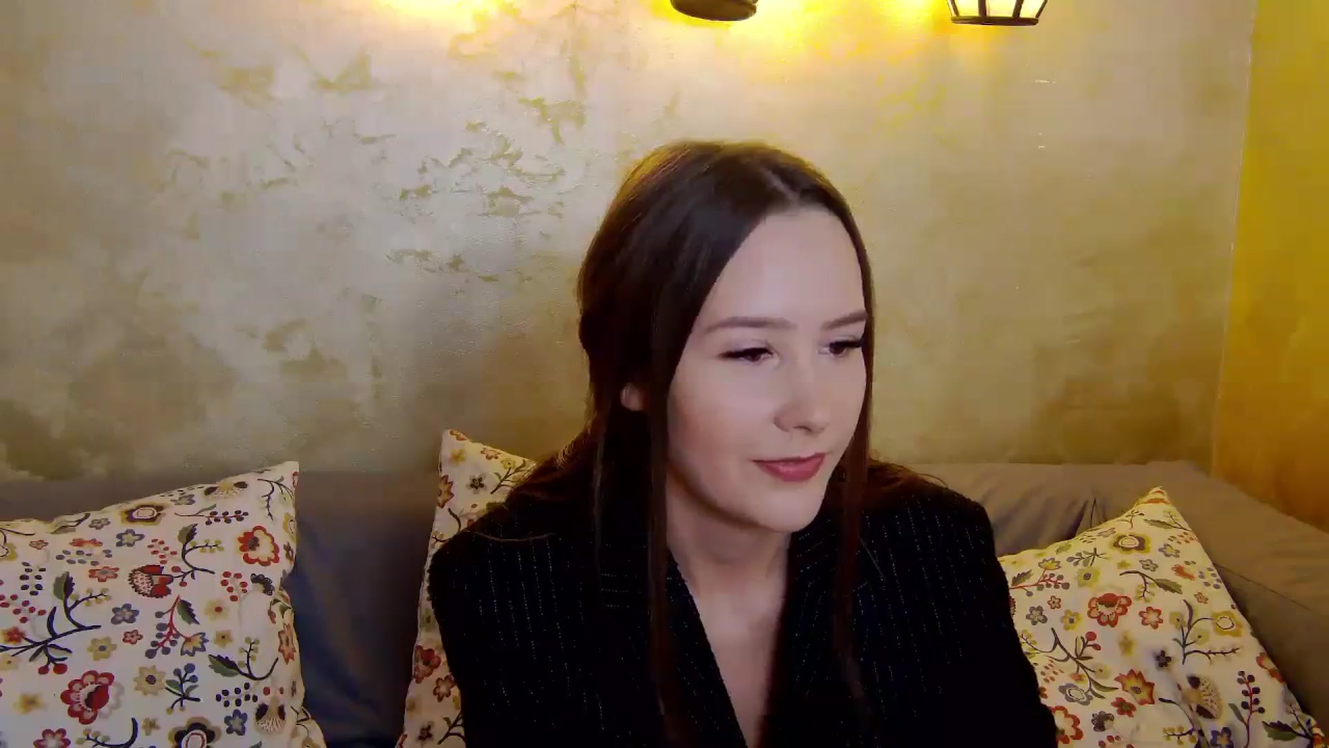 Gallery image thumbnail from Radiance's myfreecams stream on, 01/05/2025, 15:41 image 16 of 20