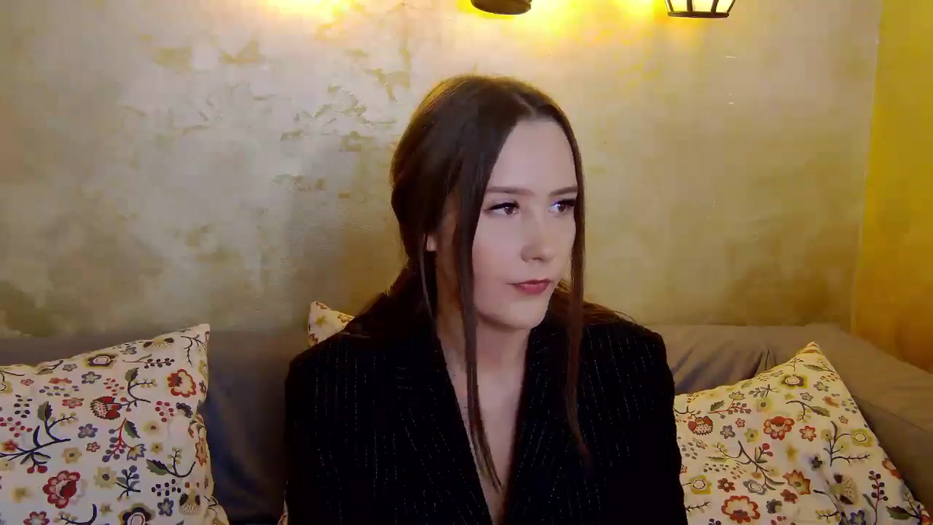 Gallery image thumbnail from Radiance's myfreecams stream on, 01/05/2025, 15:41 image 19 of 20
