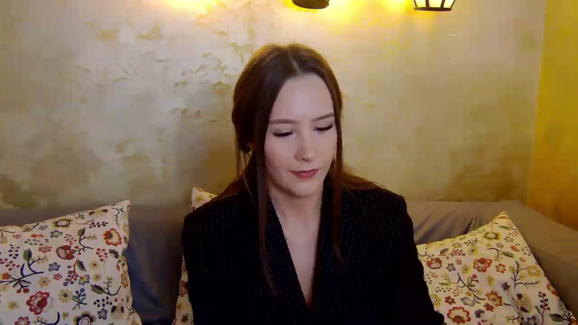 Gallery image thumbnail from Radiance's myfreecams stream on, 01/05/2025, 15:41 image 15 of 20