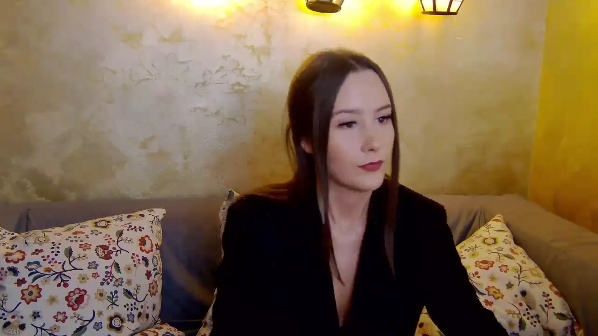 Gallery image thumbnail from Radiance's myfreecams stream on, 01/05/2025, 18:12 image 5 of 20