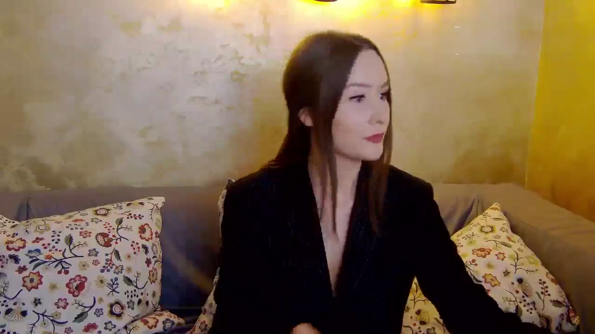 Gallery image thumbnail from Radiance's myfreecams stream on, 01/05/2025, 18:12 image 2 of 20