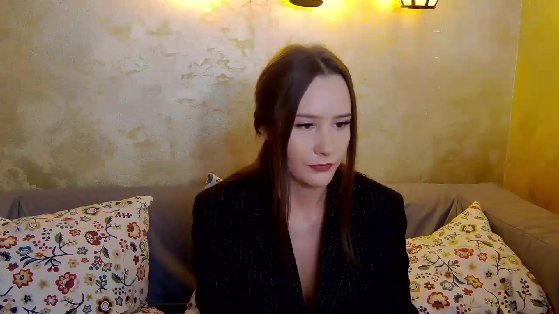 Gallery image thumbnail from Radiance's myfreecams stream on, 01/05/2025, 19:11 image 7 of 20