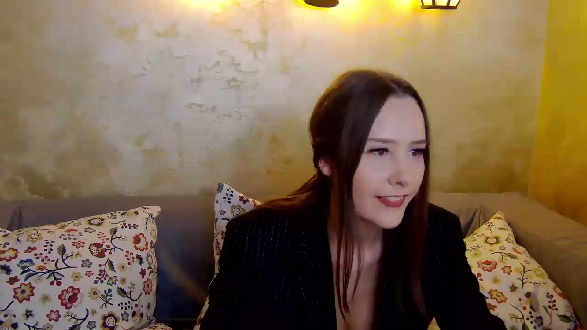 Gallery image thumbnail from Radiance's myfreecams stream on, 01/05/2025, 19:11 image 10 of 20