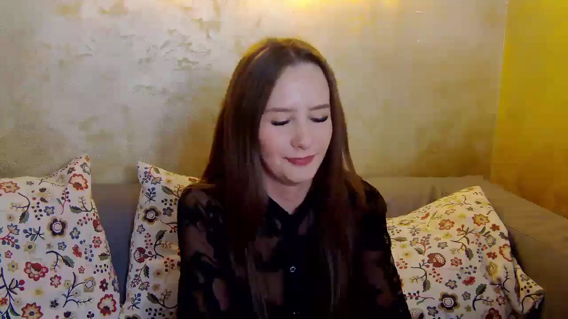 Gallery image thumbnail from Radiance's myfreecams stream on, 01/06/2025, 20:29 image 3 of 20