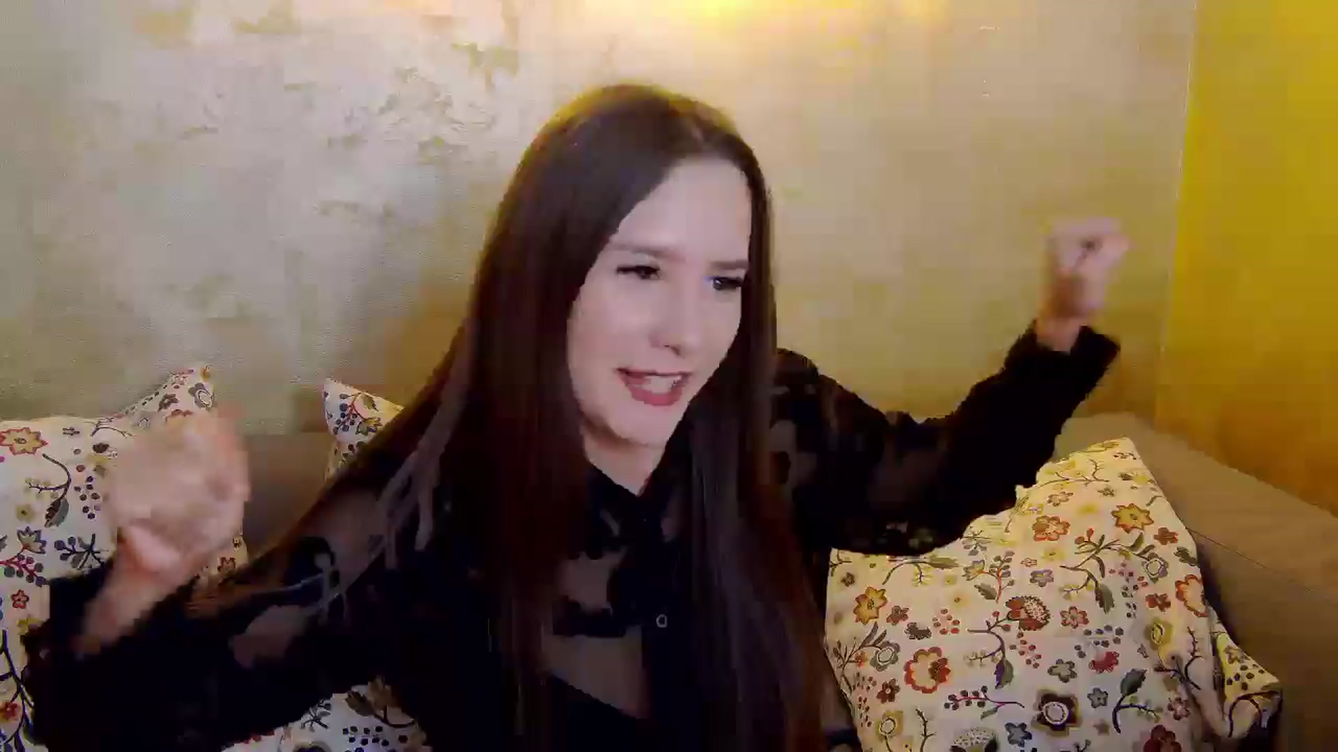 Gallery image thumbnail from Radiance's myfreecams stream on, 01/06/2025, 20:29 image 6 of 20