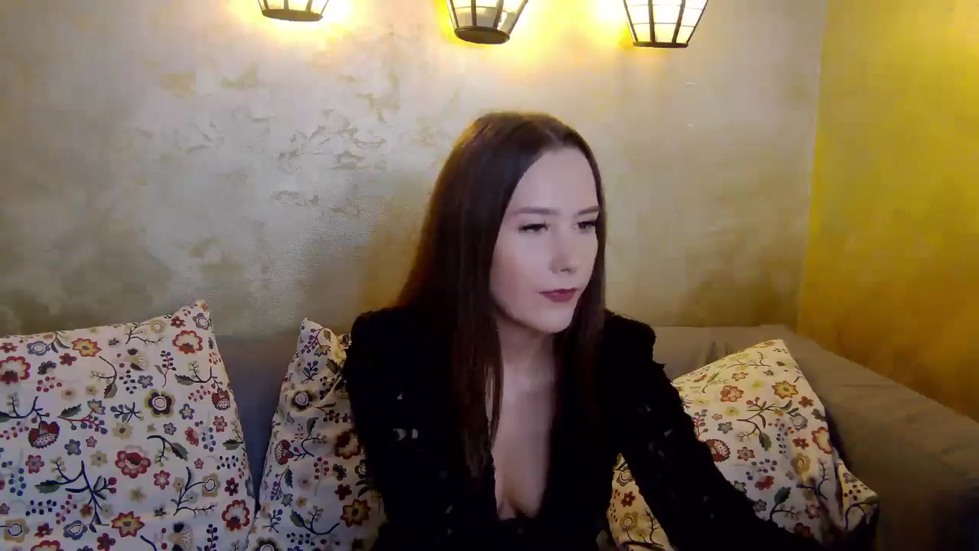 Gallery image thumbnail from Radiance's myfreecams stream on, 01/08/2025, 14:51 image 4 of 20