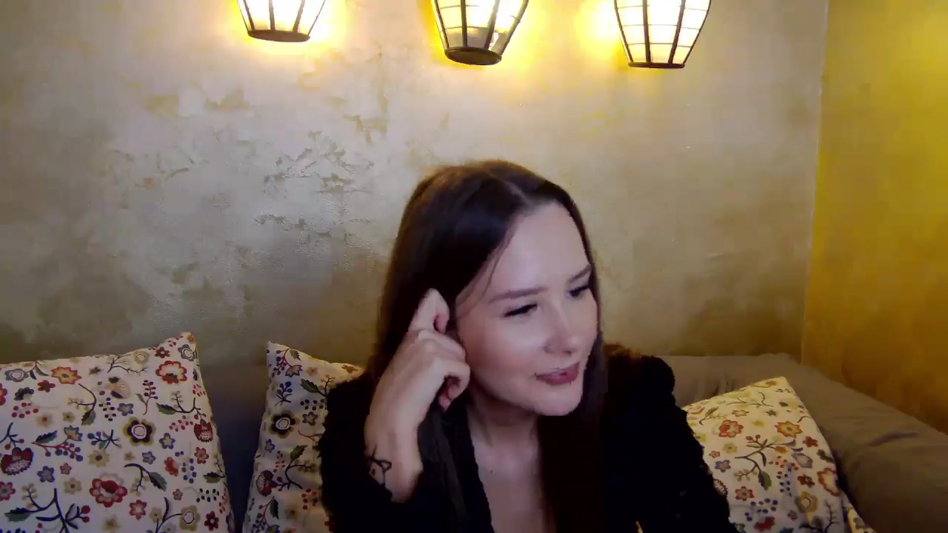 Gallery image thumbnail from Radiance's myfreecams stream on, 01/08/2025, 16:34 image 17 of 20