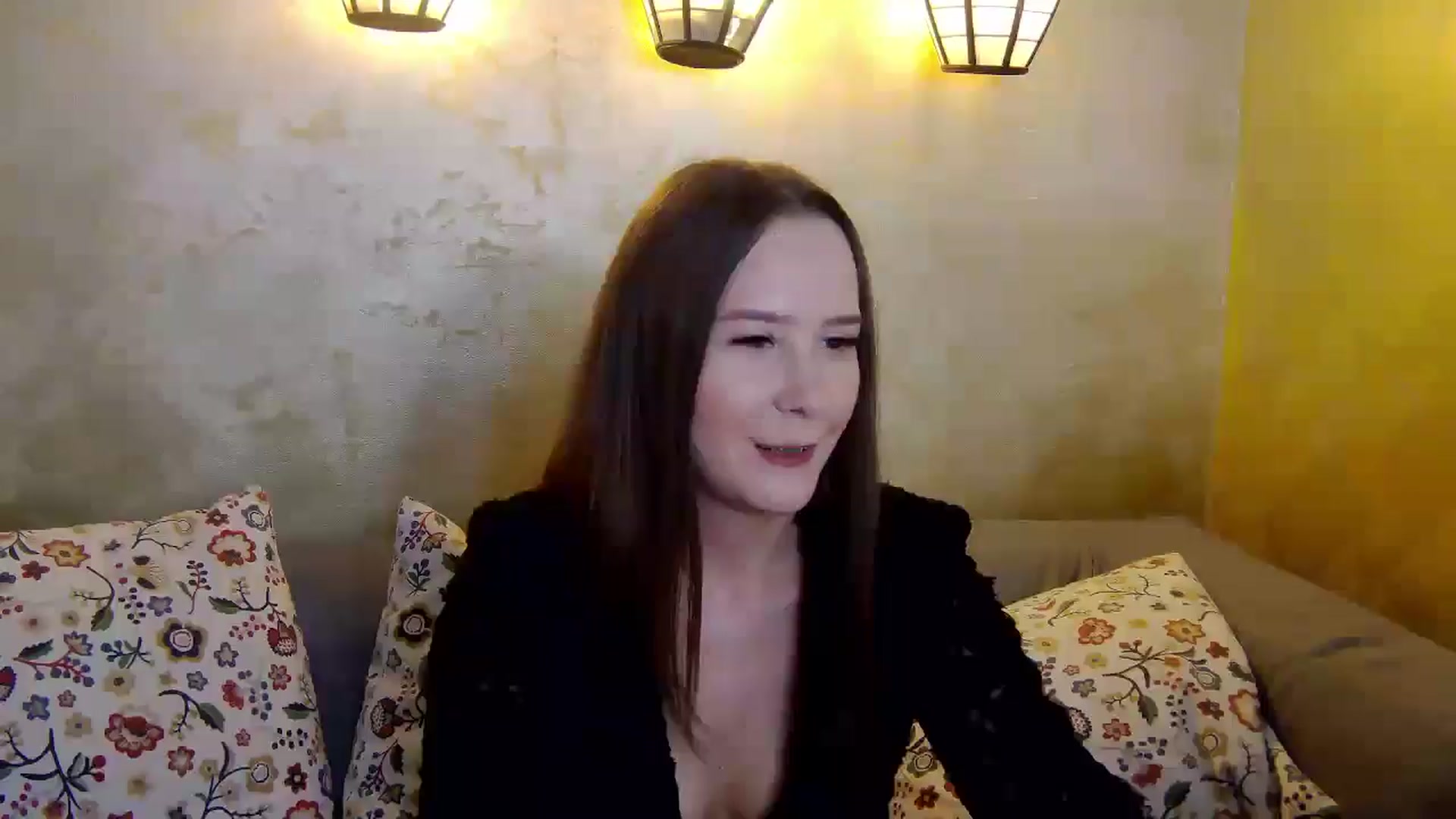 Gallery image thumbnail from Radiance's myfreecams stream on, 01/08/2025, 16:34 image 12 of 20