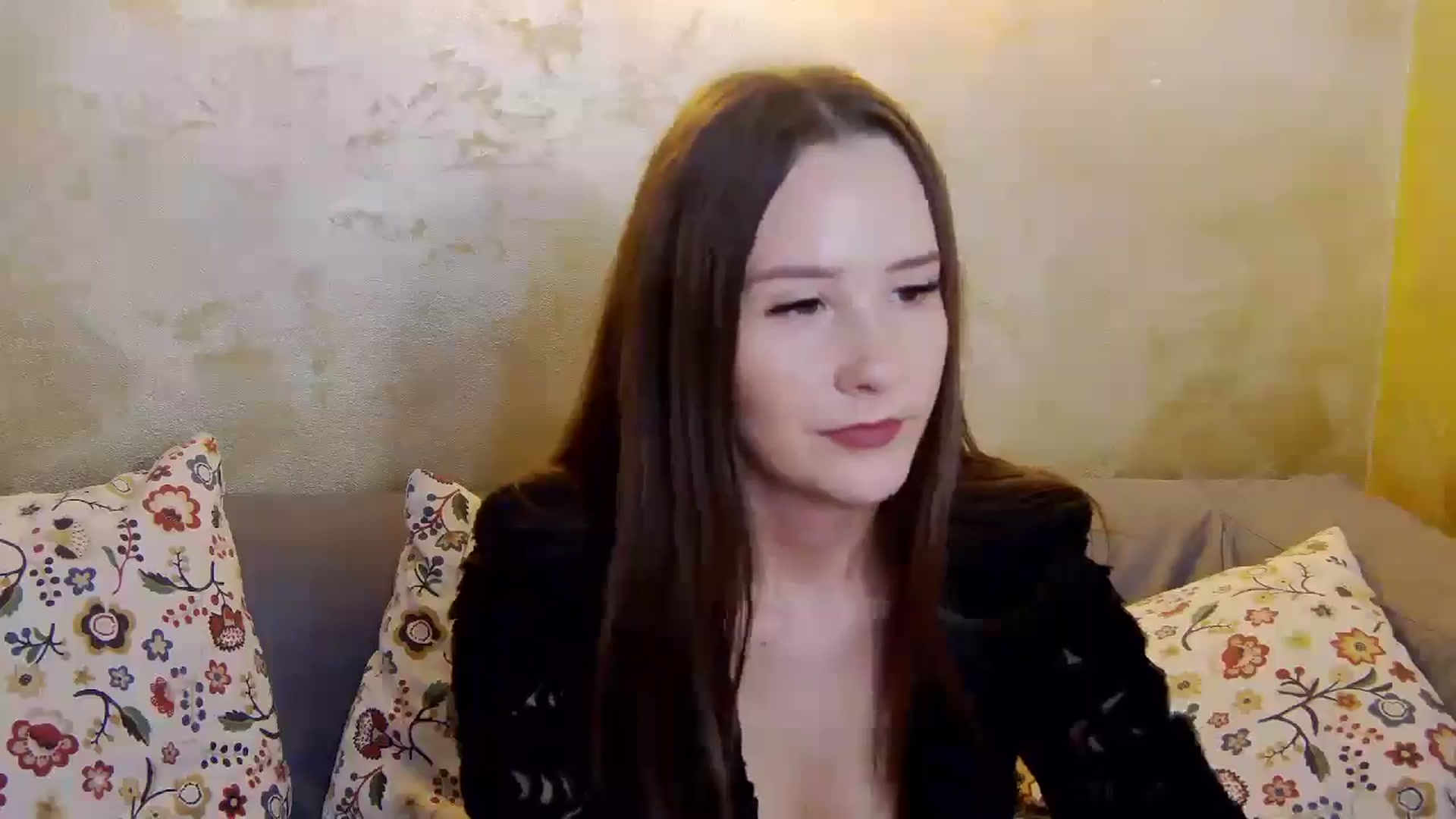 Gallery image thumbnail from Radiance's myfreecams stream on, 01/08/2025, 20:25 image 5 of 20