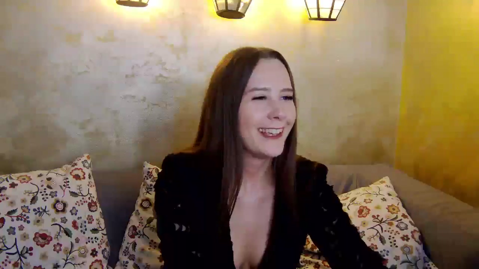 Gallery image thumbnail from Radiance's myfreecams stream on, 01/08/2025, 20:25 image 18 of 20