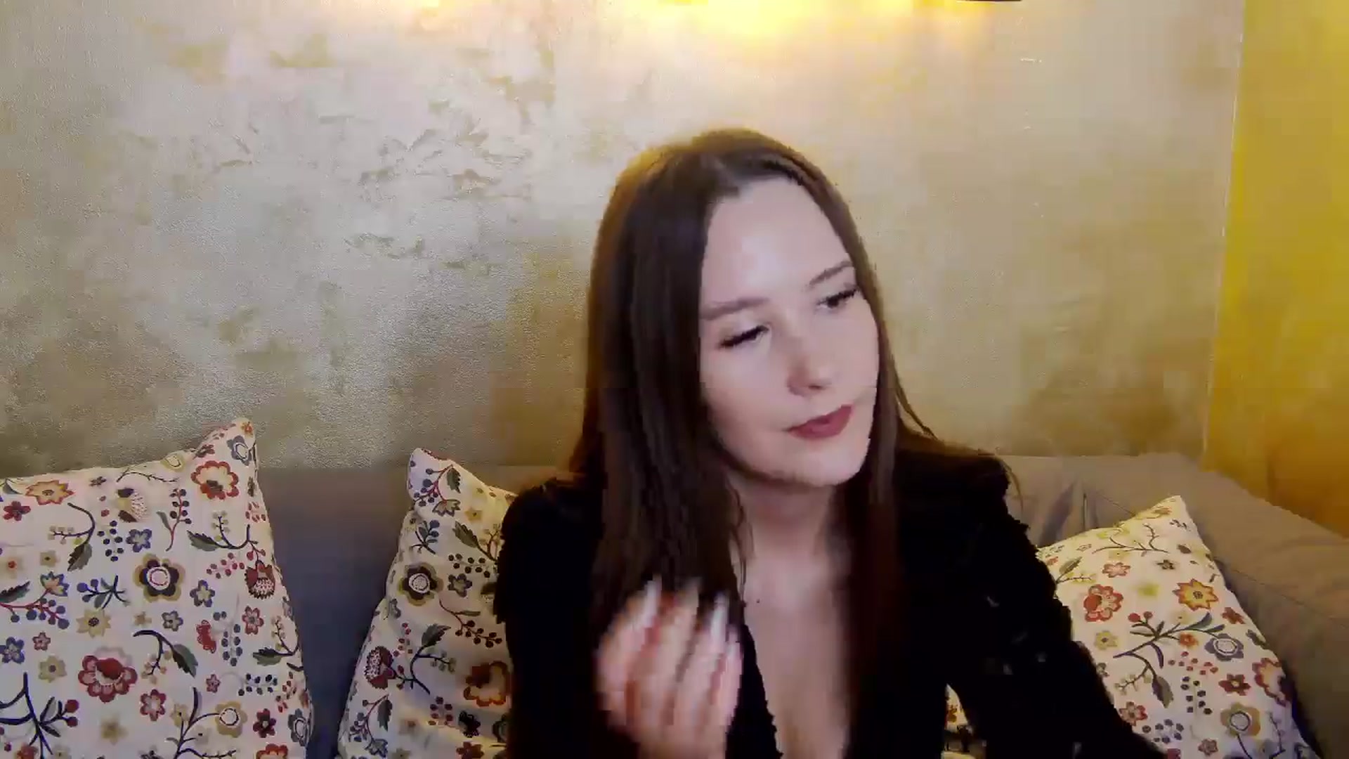 Gallery image thumbnail from Radiance's myfreecams stream on, 01/08/2025, 20:25 image 6 of 20
