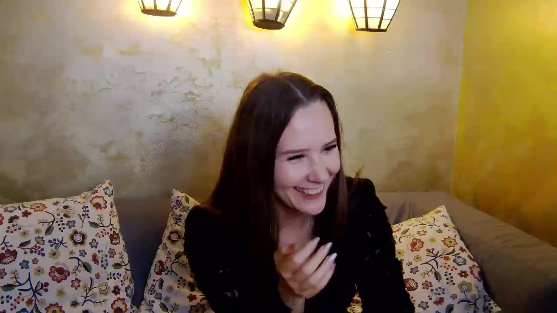 Gallery image thumbnail from Radiance's myfreecams stream on, 01/08/2025, 20:25 image 12 of 20