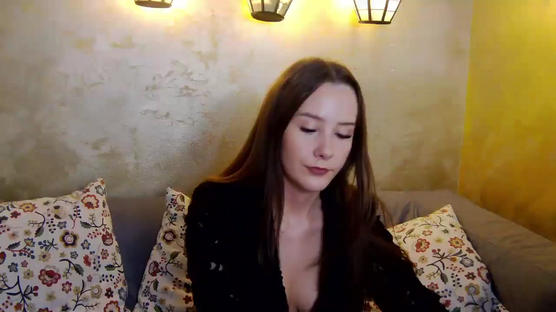 Gallery image thumbnail from Radiance's myfreecams stream on, 01/08/2025, 20:25 image 19 of 20