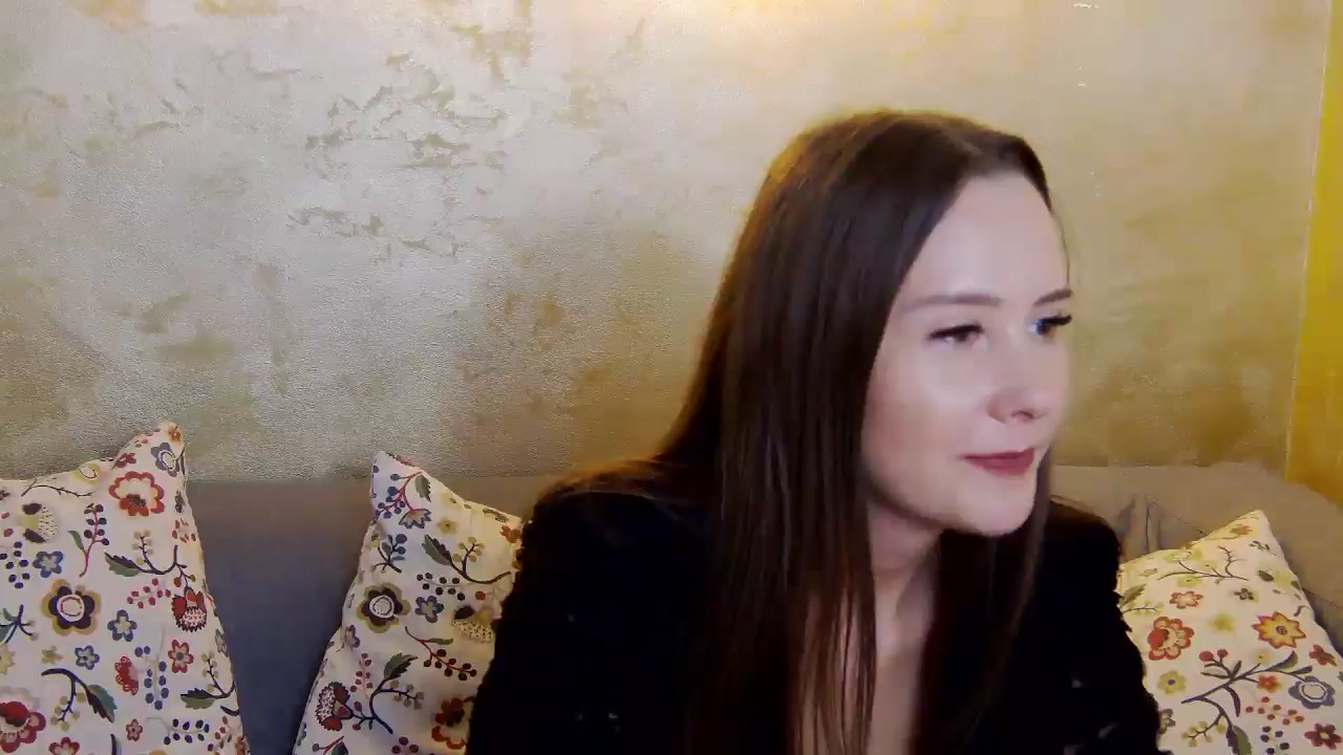Gallery image thumbnail from Radiance's myfreecams stream on, 01/08/2025, 20:25 image 10 of 20