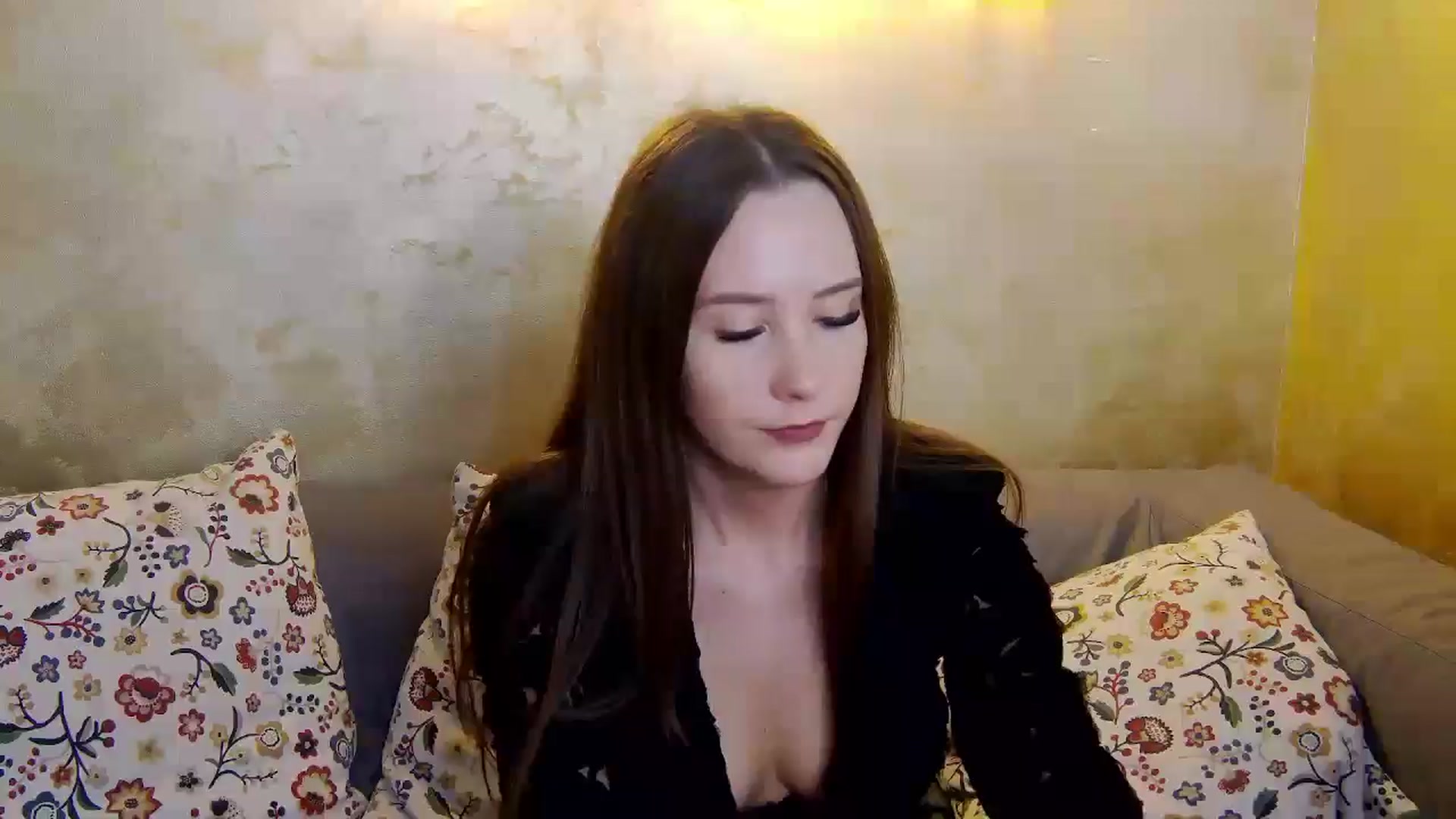 Gallery image thumbnail from Radiance's myfreecams stream on, 01/08/2025, 20:25 image 1 of 20