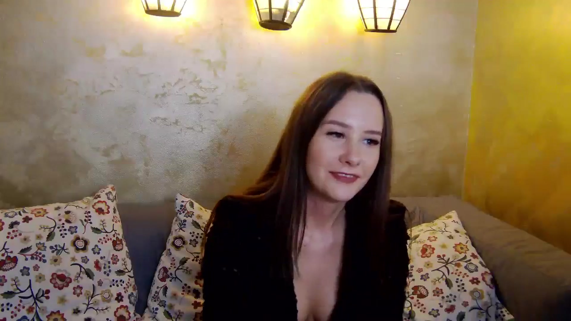 Gallery image thumbnail from Radiance's myfreecams stream on, 01/08/2025, 20:25 image 16 of 20