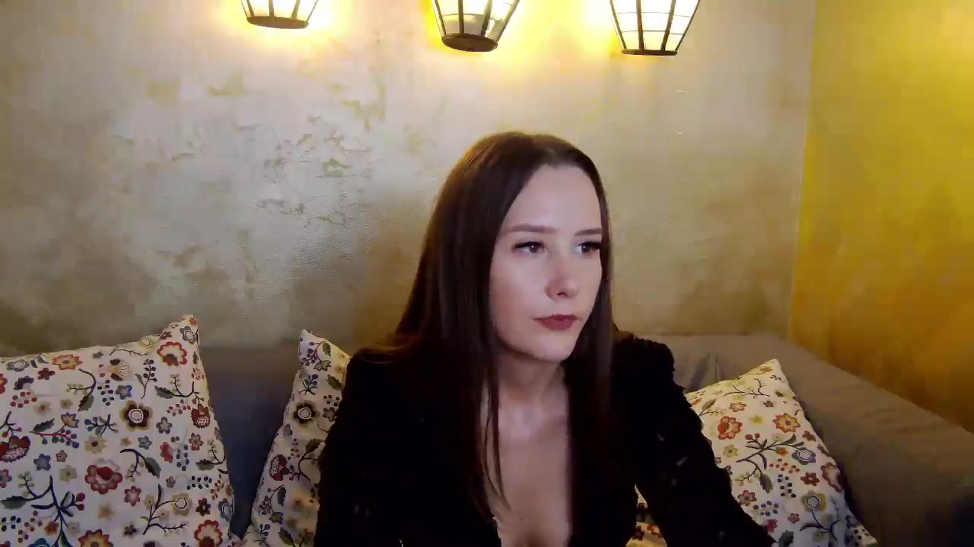 Gallery image thumbnail from Radiance's myfreecams stream on, 01/08/2025, 20:25 image 14 of 20
