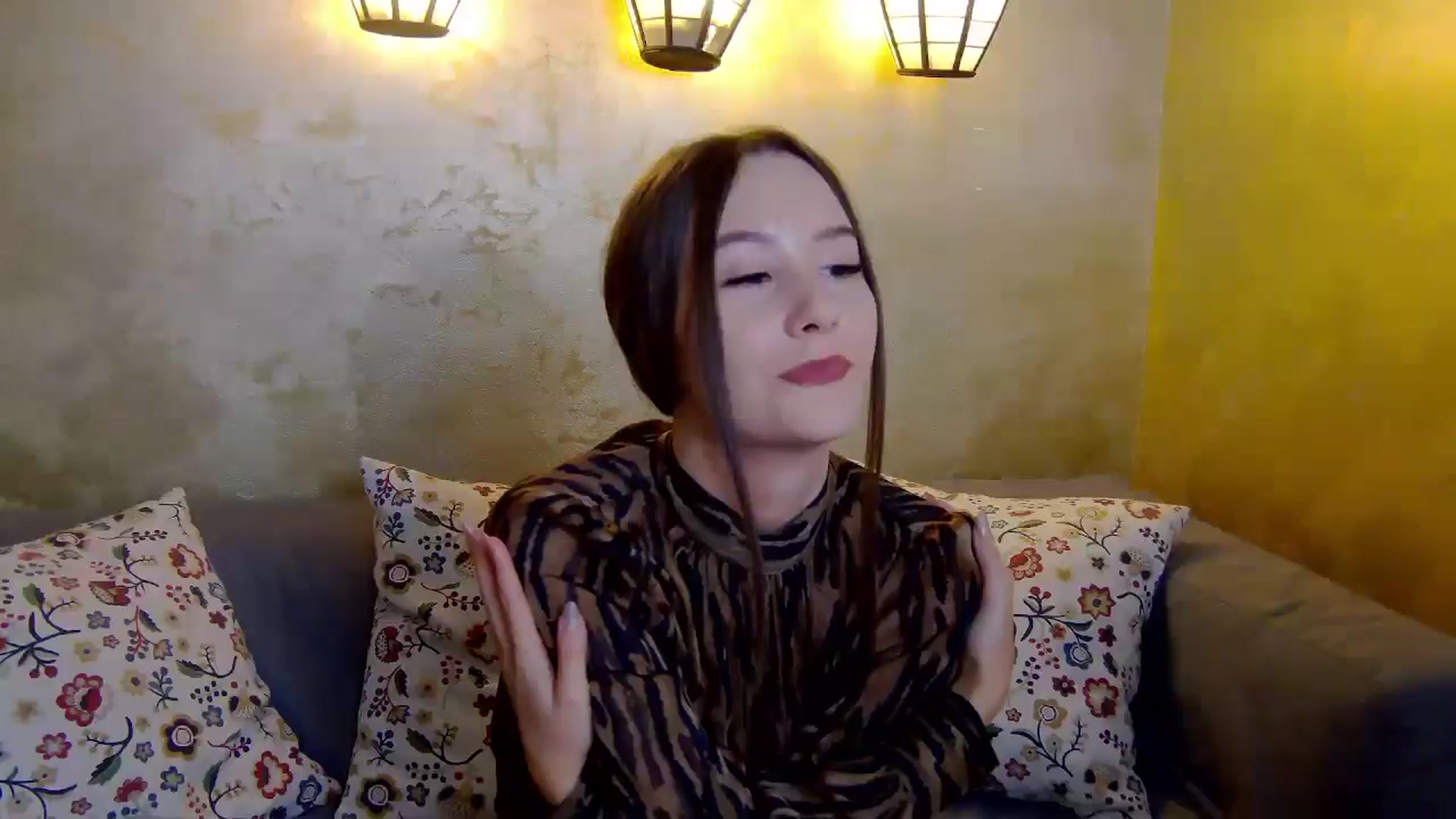 Gallery image thumbnail from Radiance's myfreecams stream on, 01/10/2025, 18:11 image 3 of 20