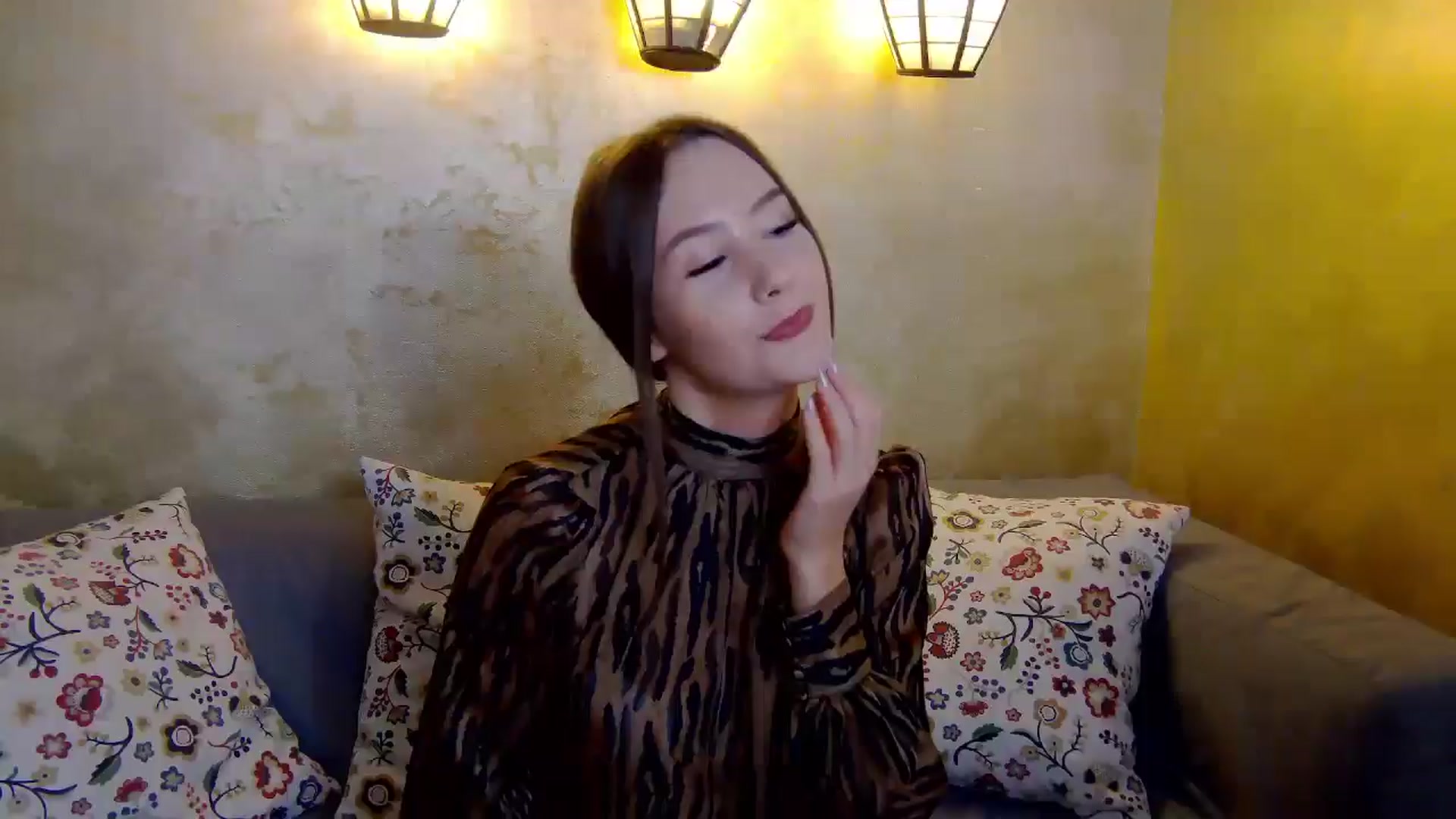 Gallery image thumbnail from Radiance's myfreecams stream on, 01/10/2025, 18:11 image 4 of 20