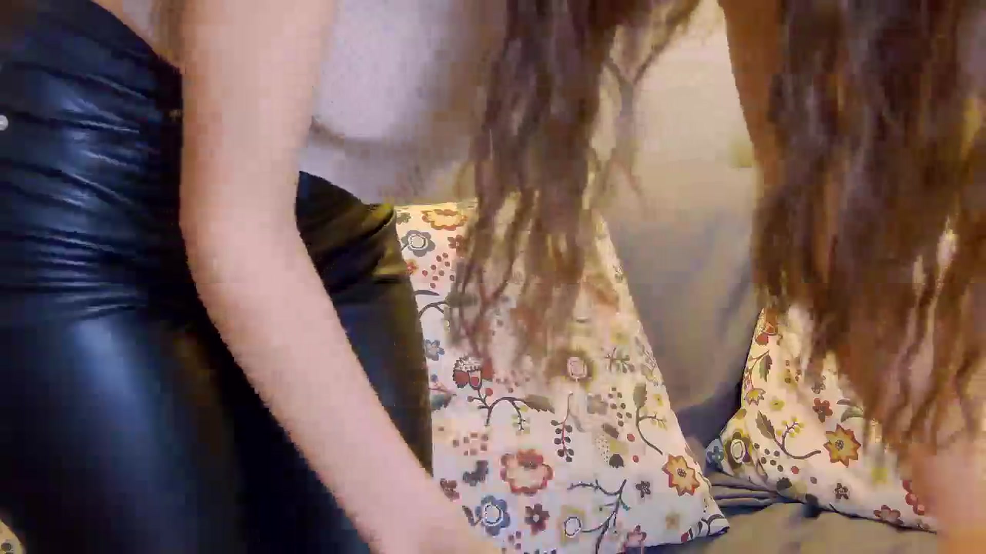 Gallery image thumbnail from Radiance's myfreecams stream on, 01/16/2025, 19:44 image 4 of 20