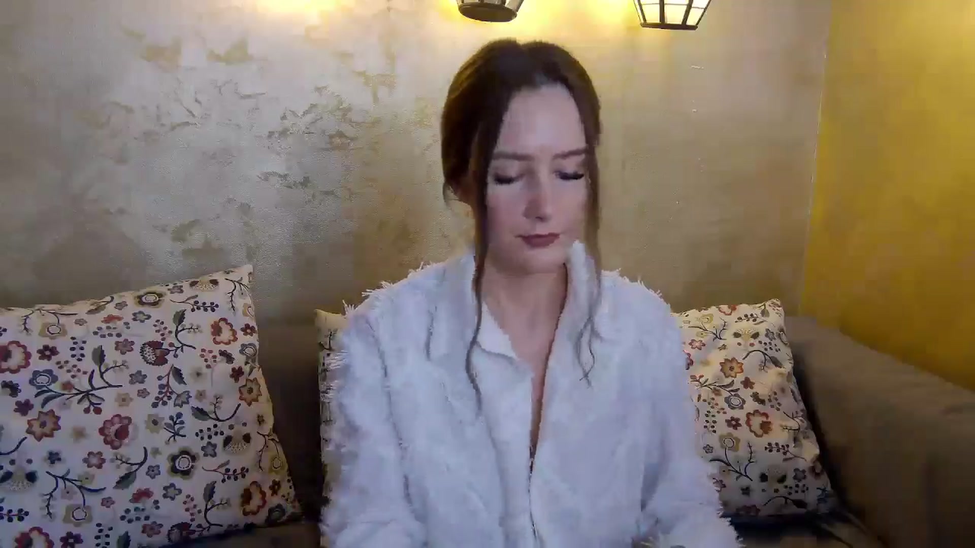Gallery image thumbnail from Radiance's myfreecams stream on, 01/18/2025, 16:03 image 10 of 20