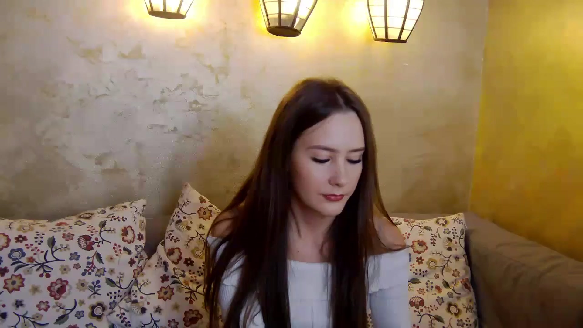 Gallery image thumbnail from Radiance's myfreecams stream on, 01/19/2025, 18:29 image 3 of 20