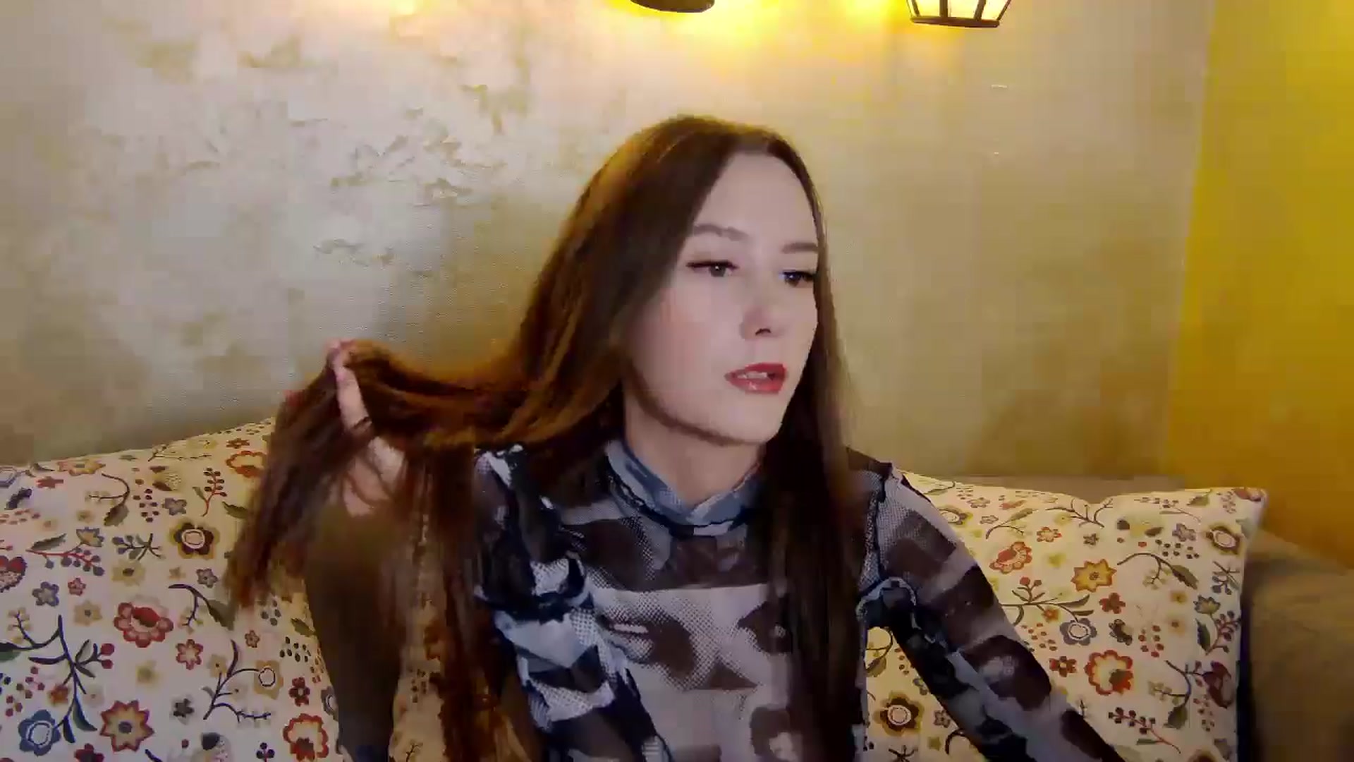 Gallery image thumbnail from Radiance's myfreecams stream on, 01/21/2025, 18:20 image 7 of 20