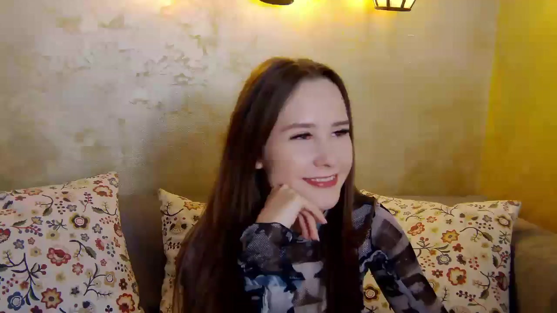 Gallery image thumbnail from Radiance's myfreecams stream on, 01/21/2025, 18:20 image 14 of 20