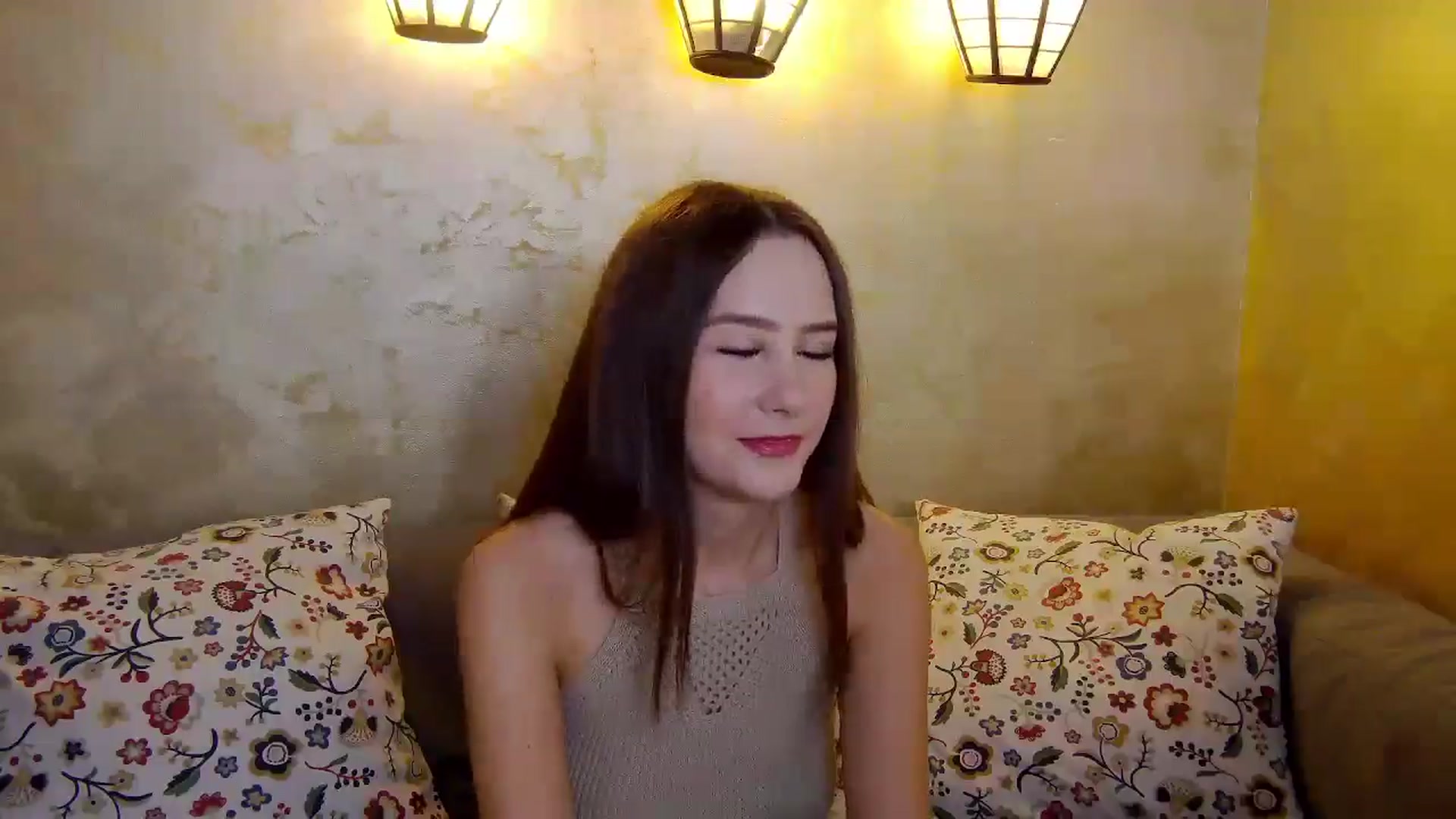 Gallery image thumbnail from Radiance's myfreecams stream on, 01/22/2025, 14:24 image 3 of 20