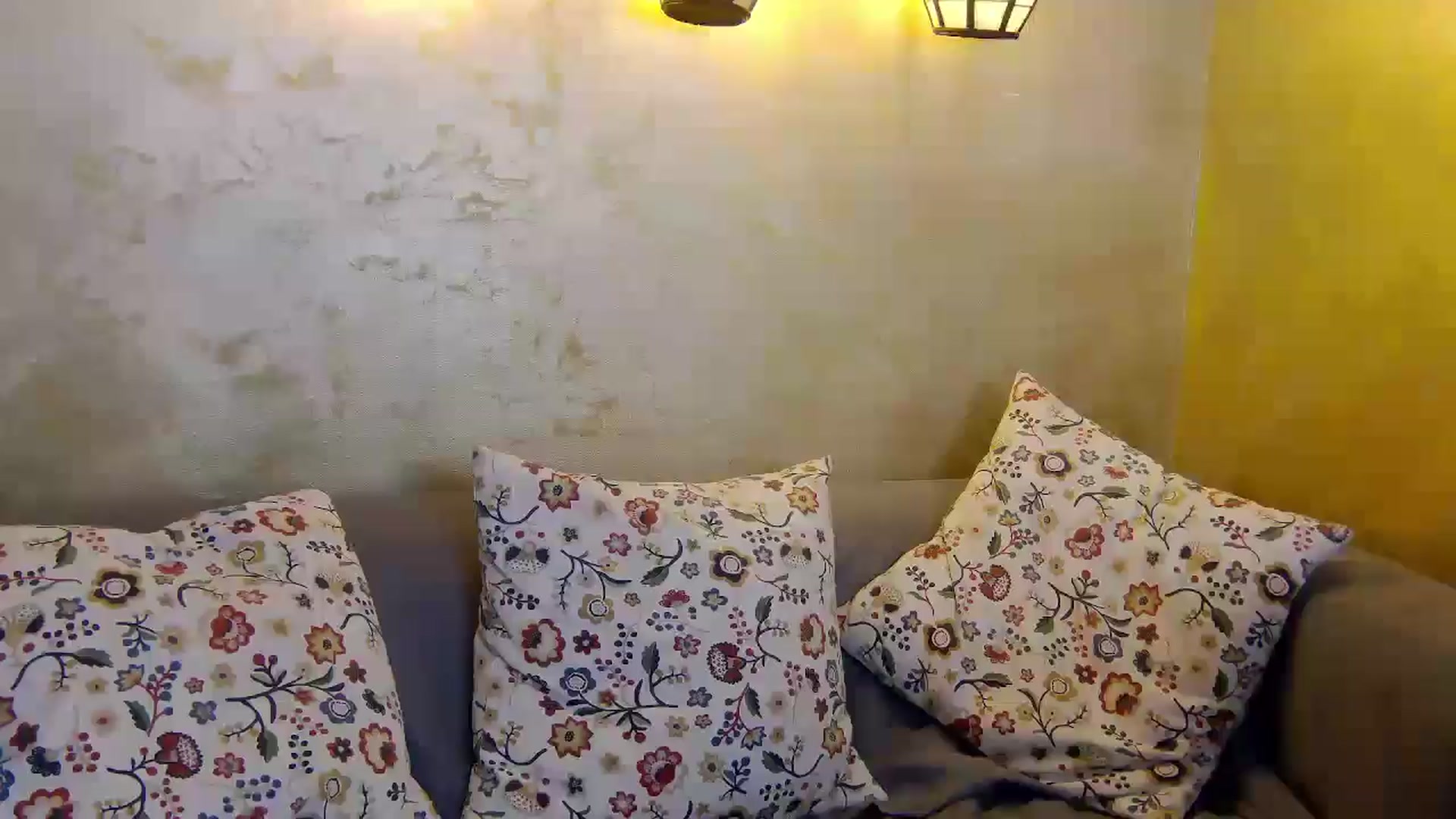 Gallery image thumbnail from Radiance's myfreecams stream on, 01/25/2025, 20:36 image 10 of 20