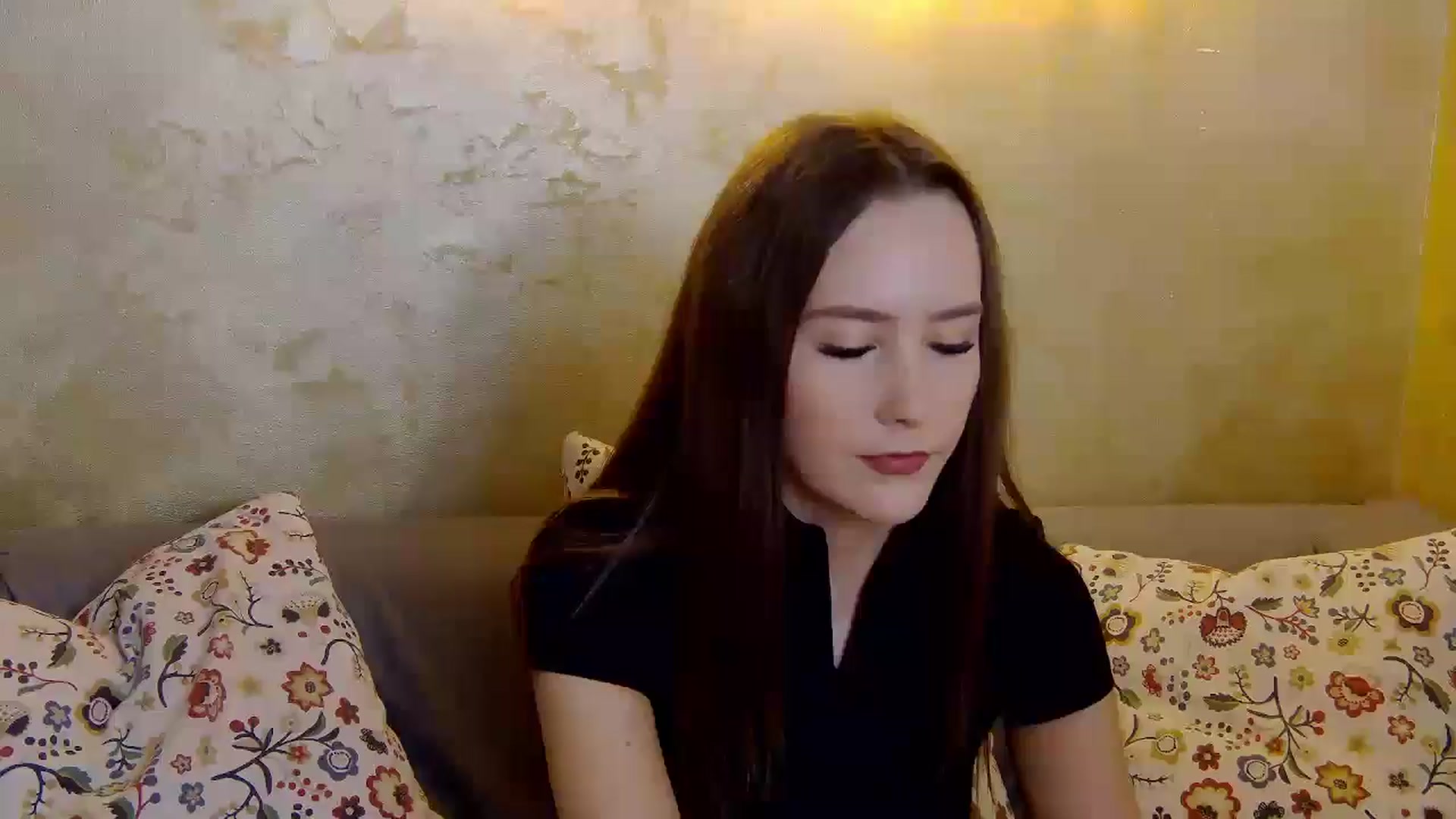 Gallery image thumbnail from Radiance's myfreecams stream on, 01/26/2025, 16:09 image 6 of 20