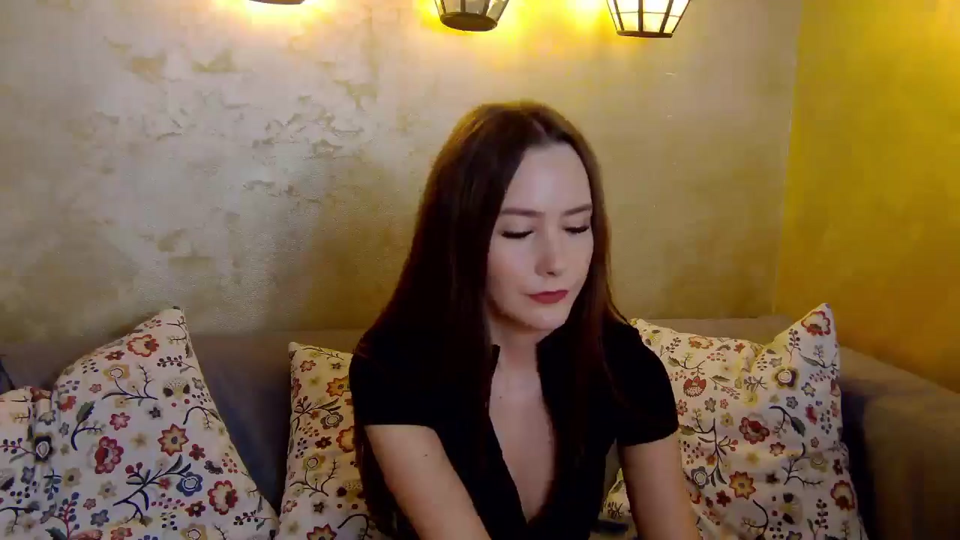 Gallery image thumbnail from Radiance's myfreecams stream on, 01/26/2025, 20:15 image 10 of 20