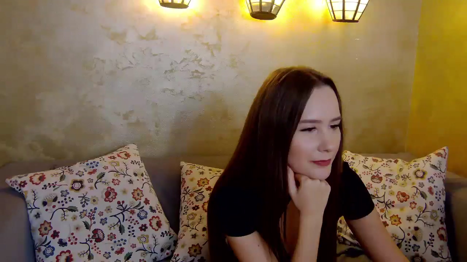 Gallery image thumbnail from Radiance's myfreecams stream on, 01/26/2025, 20:15 image 6 of 20