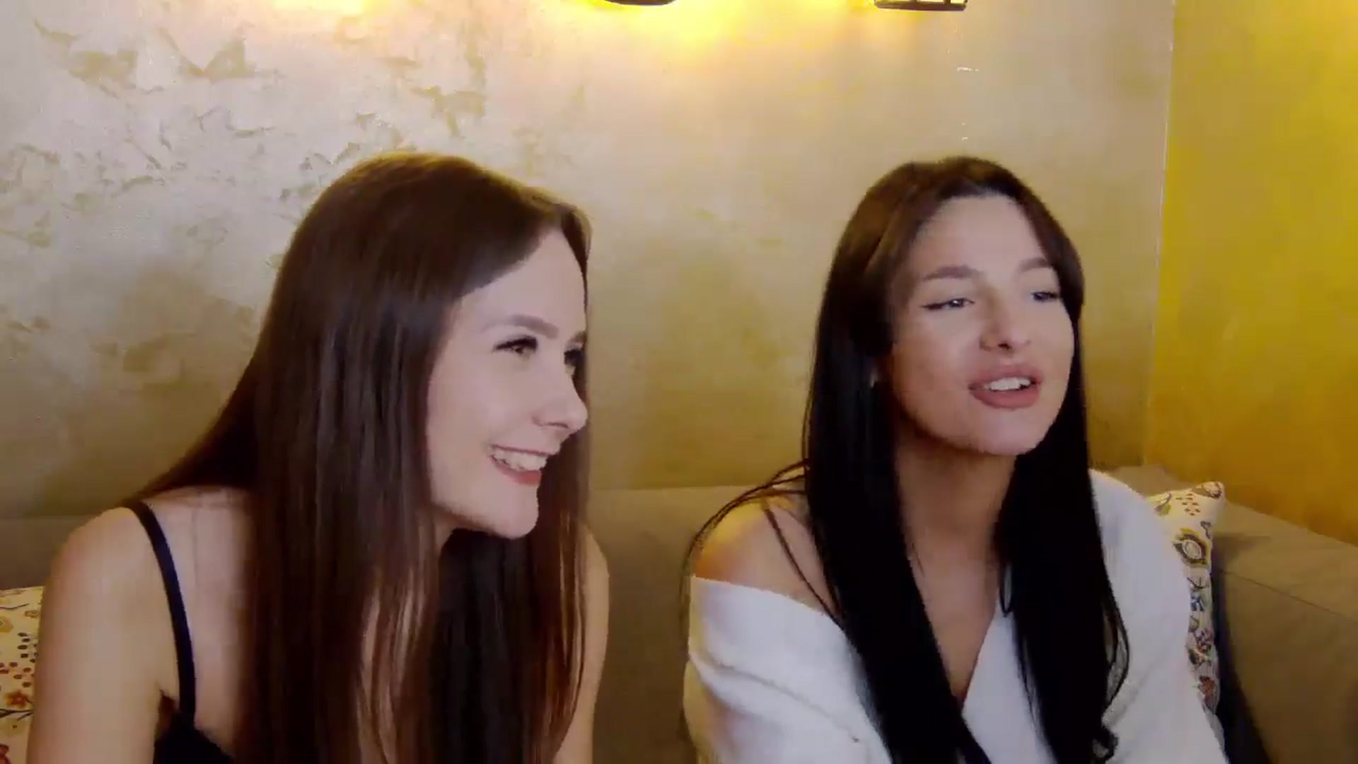Gallery image thumbnail from Radiance's myfreecams stream on, 01/28/2025, 20:12 image 4 of 20