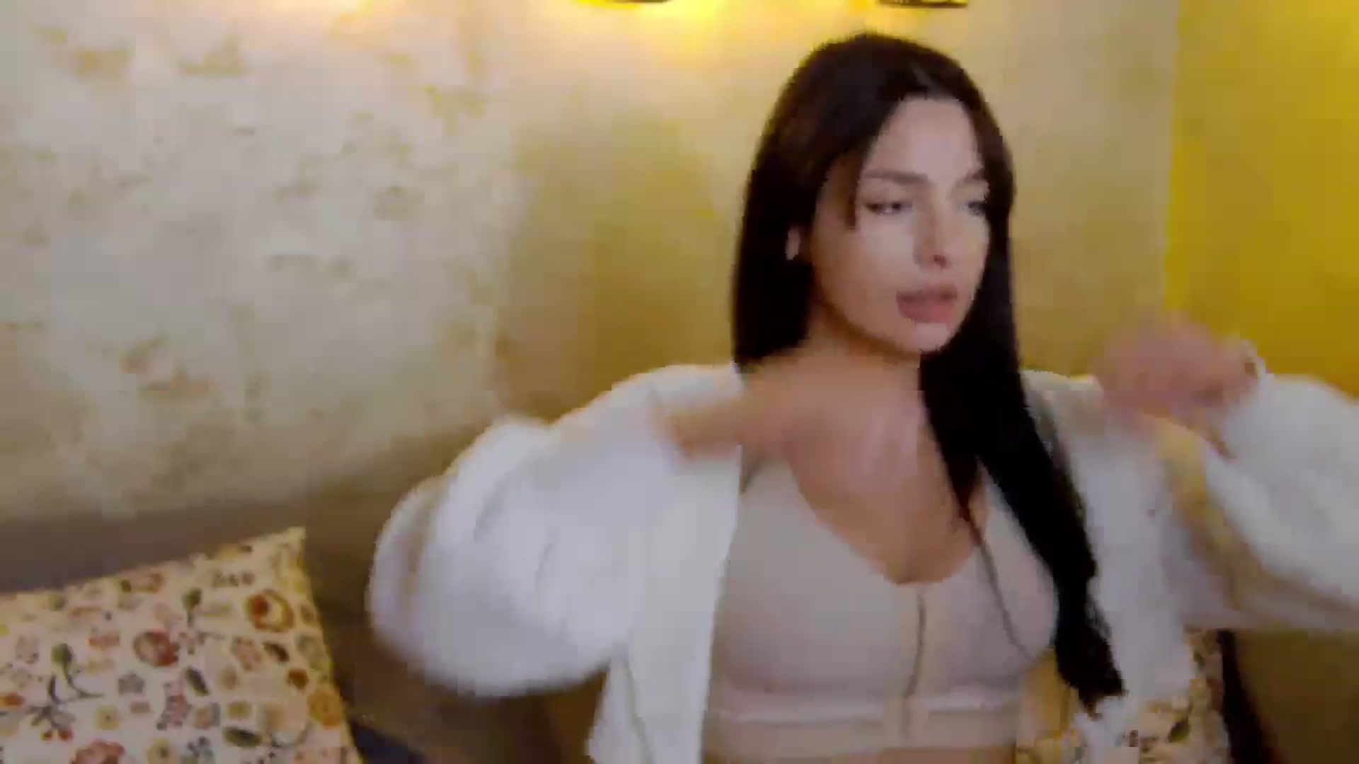 Gallery image thumbnail from Radiance's myfreecams stream on, 01/28/2025, 20:12 image 11 of 20