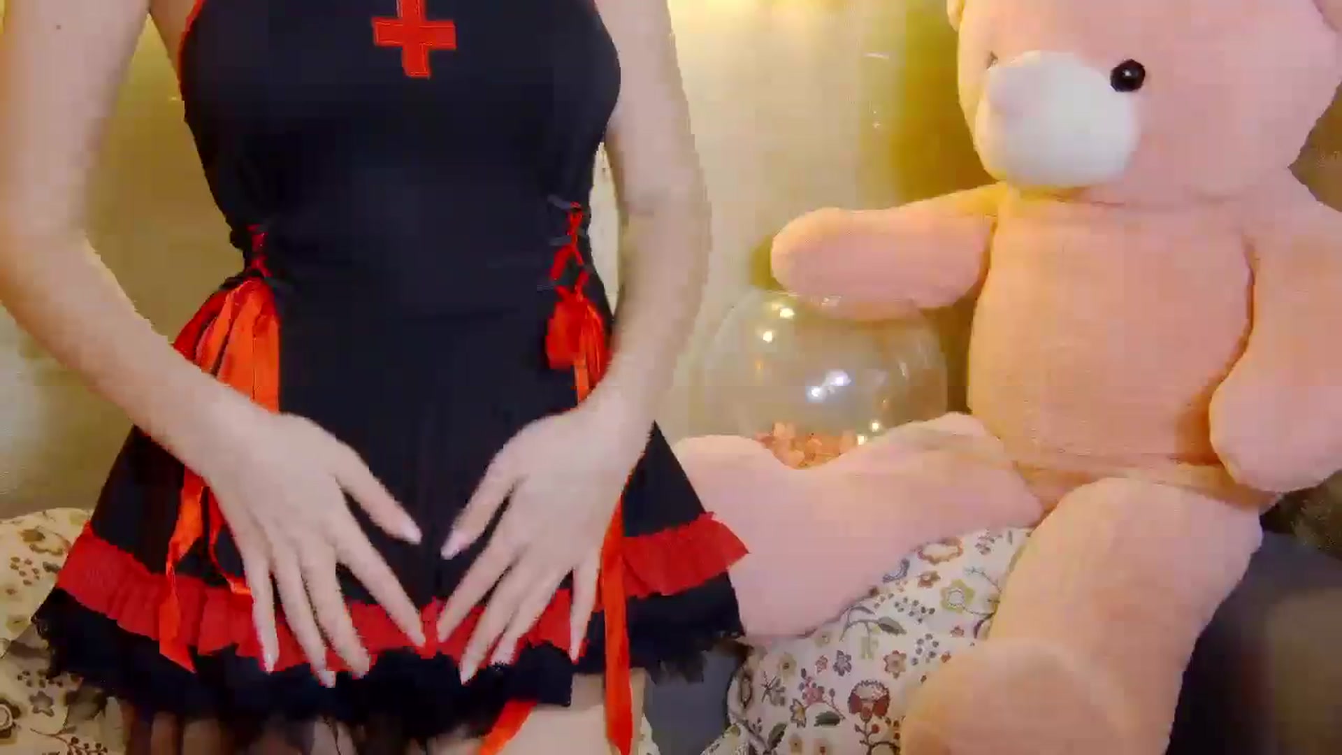Gallery image thumbnail from Radiance's myfreecams stream on, 02/05/2025, 18:03 image 11 of 20